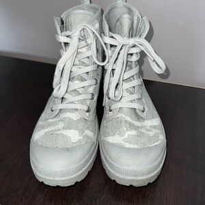 Rocket Dog Women's Light Gray Lace-Up Canvas Combat Boots